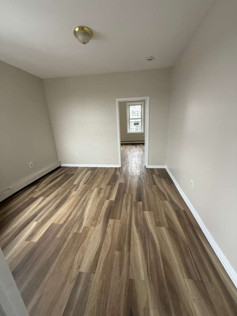 Apartment in Newark