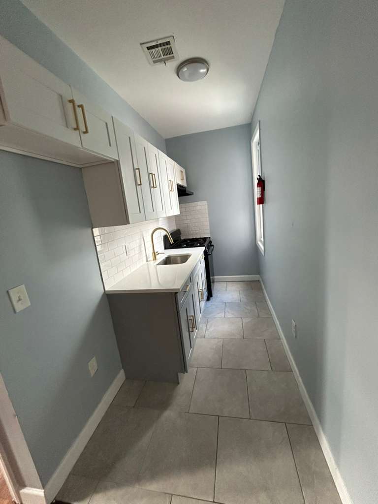 Apartment in Newark
