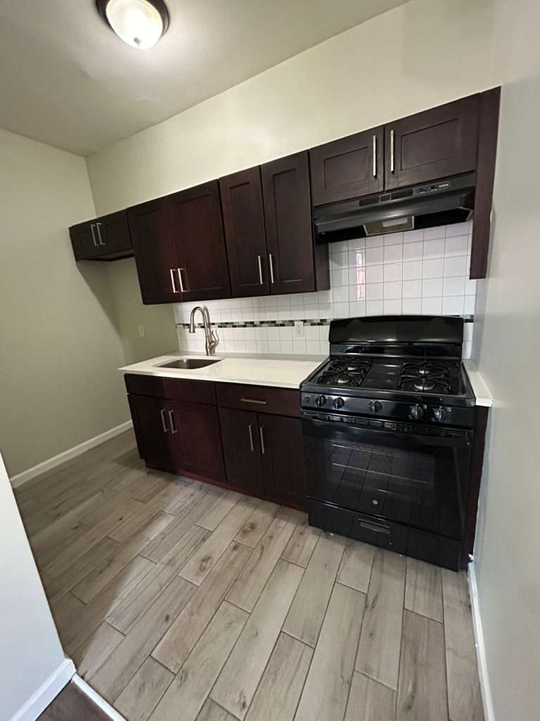 Apartment in Newark
