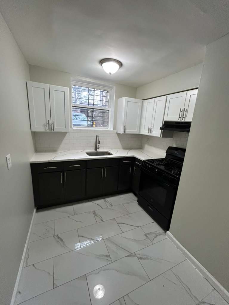 Apartment in Newark